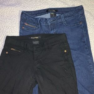 SNEAK PEEK | Lot is 2 Pairs Jeans